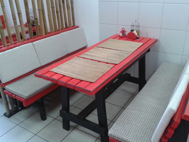 Уютные столы и стулья в Самурай Сыктывкар